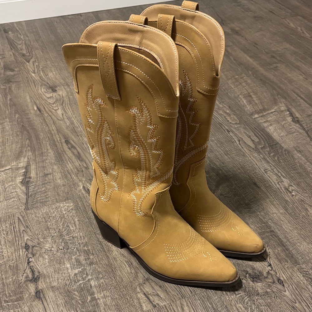 Tan Western Cowboy Boots